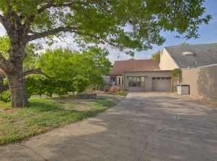 541 E Fairway Dr, Kerrville, TX 78028
