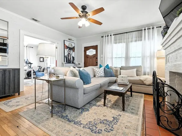 1609 Belle Pl, Fort Worth, TX 76107