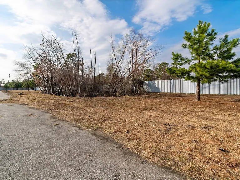 18919 Aldine Westfield Rd — Photo 2