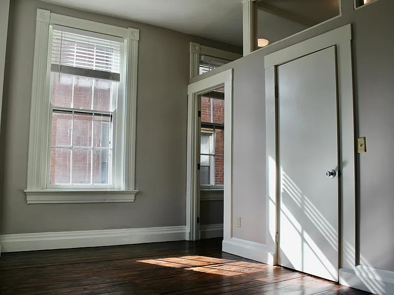 Second bedroom.