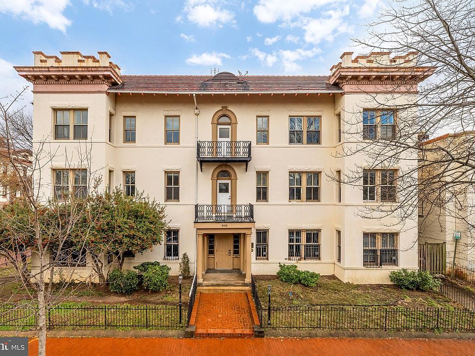 1st image of 500 9th St SE