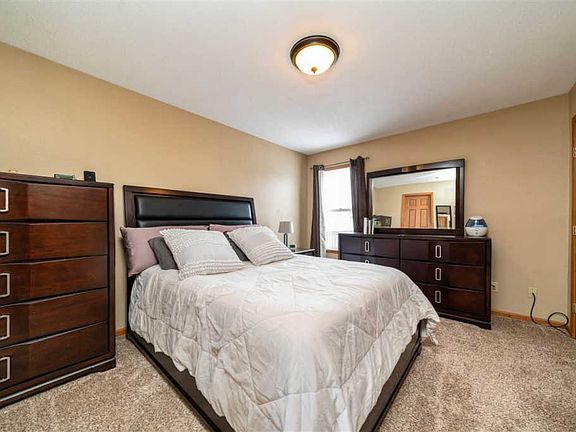 5th image of 5102 Windrush Ct