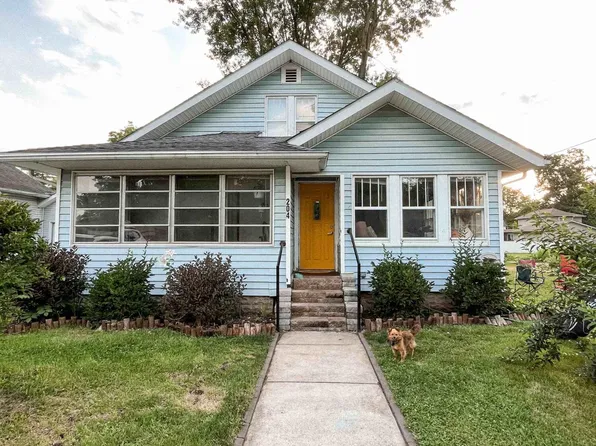 204 S Saint Joseph St, White Pigeon, MI 49099