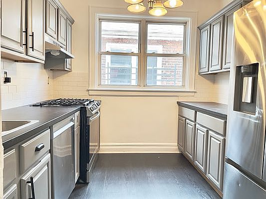 4th image of 3238 Wilson Ave #2