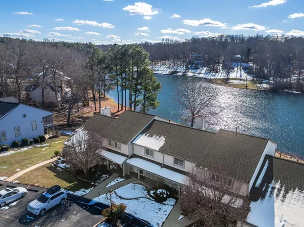 464 Oak Point Rd, Forest, VA 24551