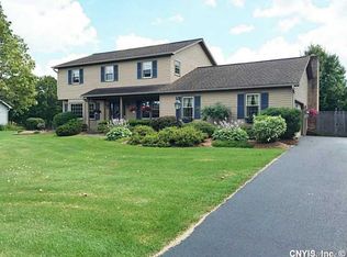 8242 Drinkwater Ln, Manlius, NY 13104