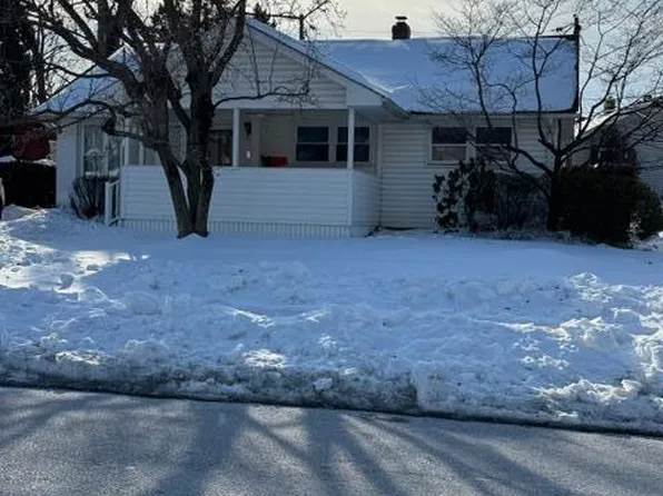 512 College Dr, Allentown, PA 18104