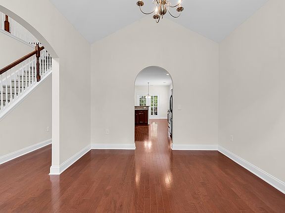 5th image of 148 Rivers Edge Dr.