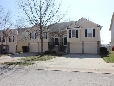 1305 NW Ashley Ln, Grain Valley, MO, 64029