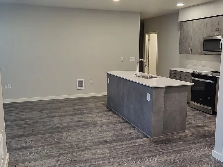 Pacific Ridge Apartments — Photo 35