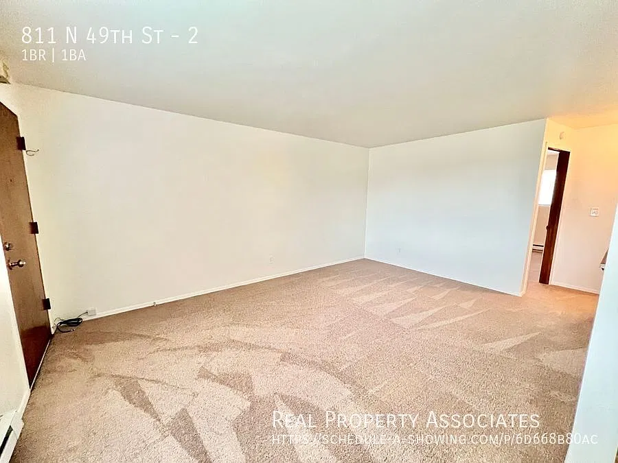 Lovely Wallingford/Fremont 1-Bed Apartment! **Off-Street Parking — Photo 3