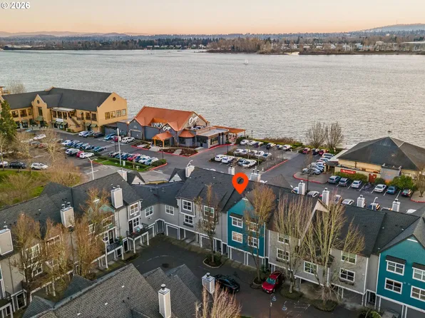 758 SE Fairwinds Loop, Vancouver, WA 98661