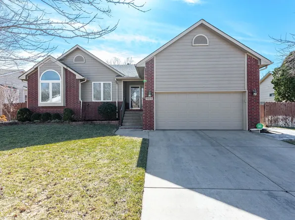9105 W Meadow Knoll St, Wichita, KS 67205
