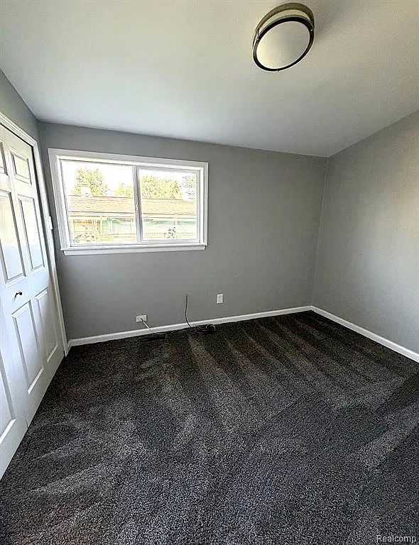 5 bed, 1931 sqft, $2,200 — Photo 4