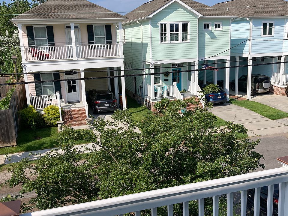 Balcony (center view)