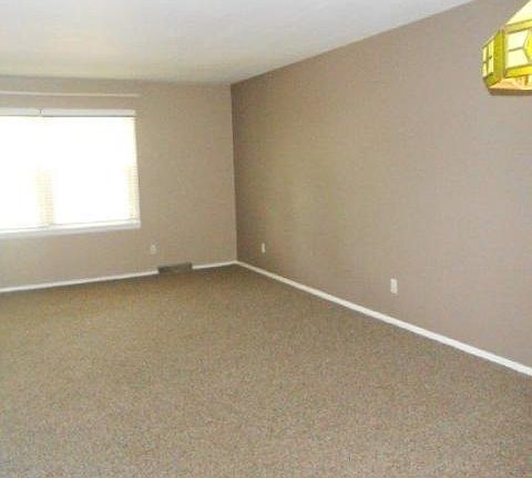 2nd image of 7 Elwood Dr