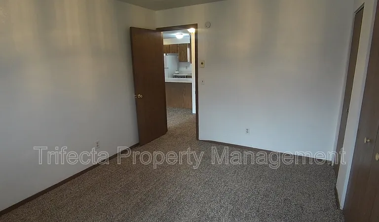 4953 Basswood Dr — Photo 8