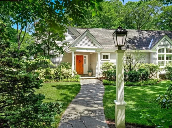 70 Old Farm Rd, Wellesley, MA 02481