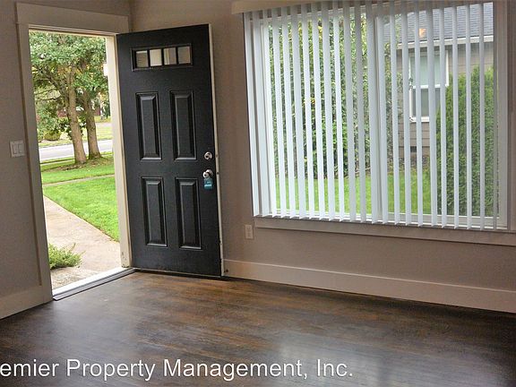 5th image of 3614 E Evergreen Blvd