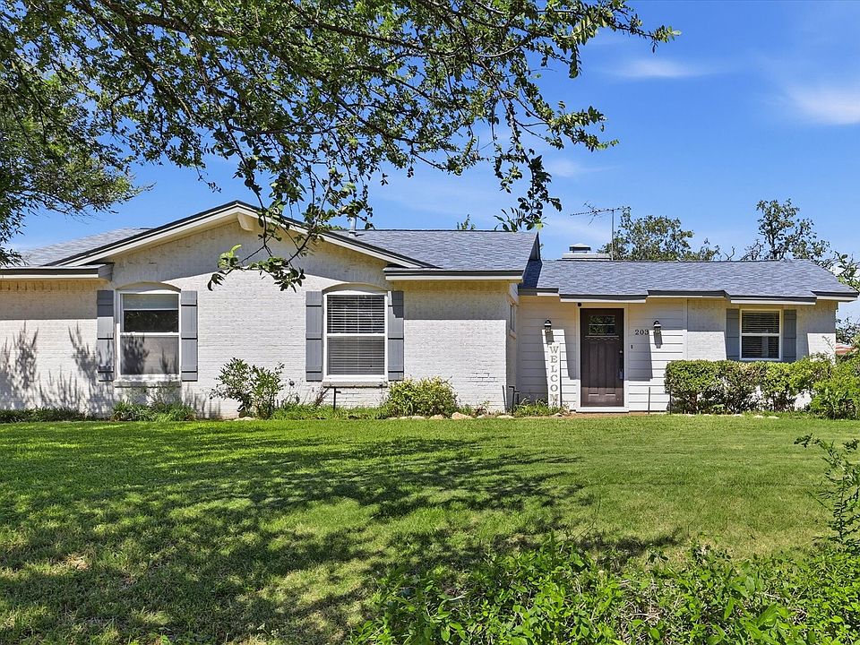 1st image of 203 Tharp Dr