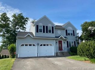 218 Kendall Cir, Waterbury, CT 06708