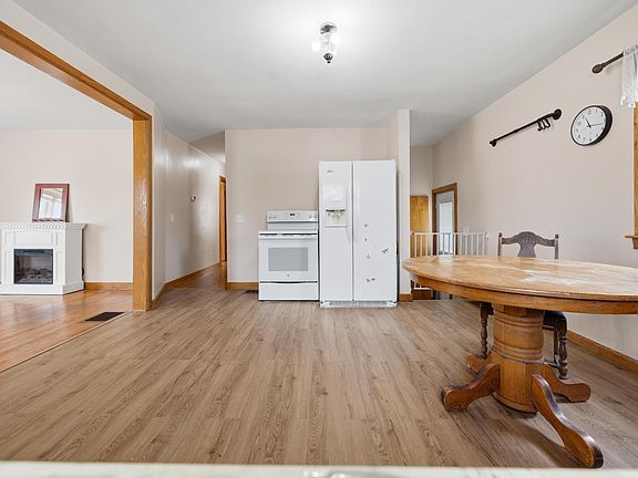 5th image of 402 S Walnut St