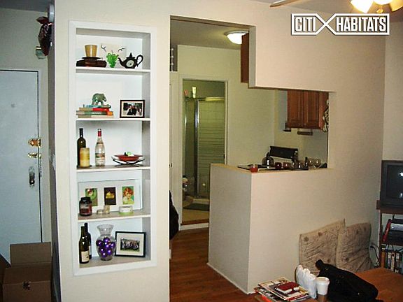 5th image of 302 E 92nd St APT 4F