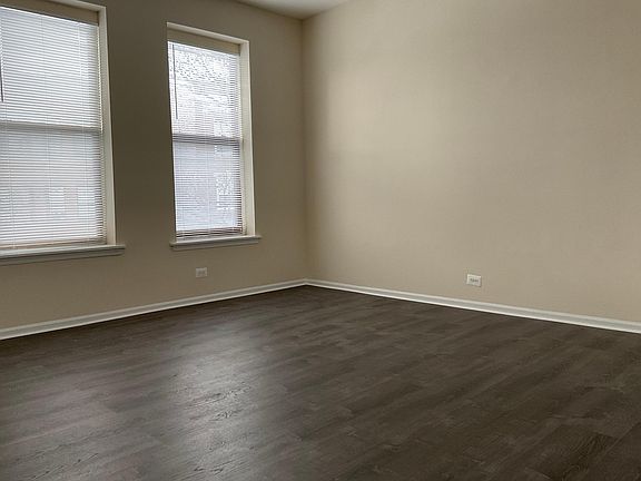 3rd image of 1028 E 62nd St APT 203