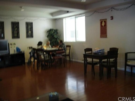 4th image of 421 S Garfield Ave Unit 3
