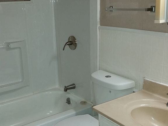 5th image of 2755 Grants Pkwy