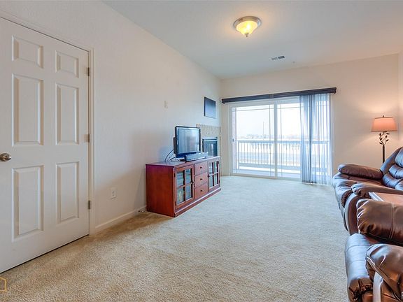 3rd image of 804 Summer Hawk Dr Unit 7203