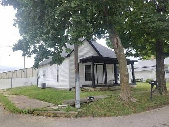 3rd image of 302 L St