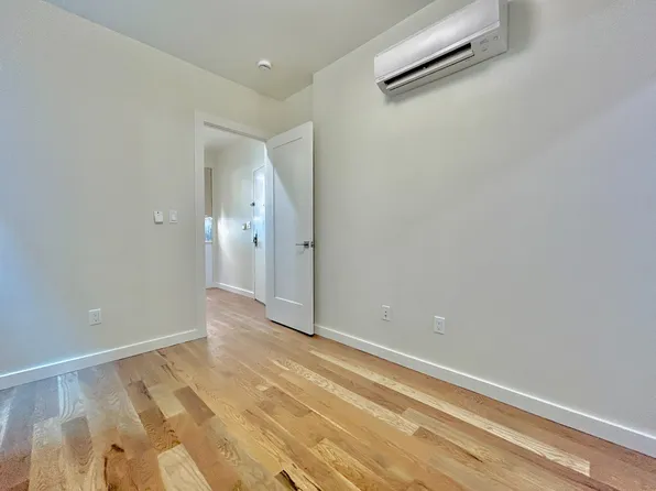 524 West 134th Street image 7 of 21