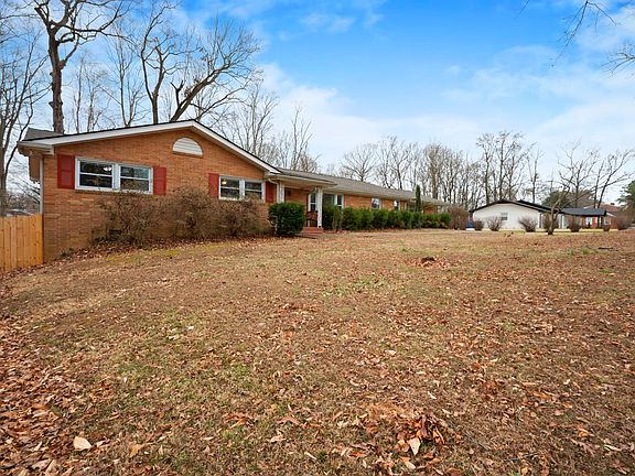2nd image of 2314 Dogwood Ln