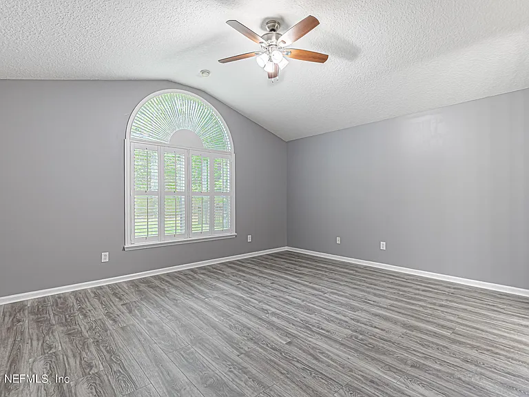 2243 Trailwood Dr — Photo 29