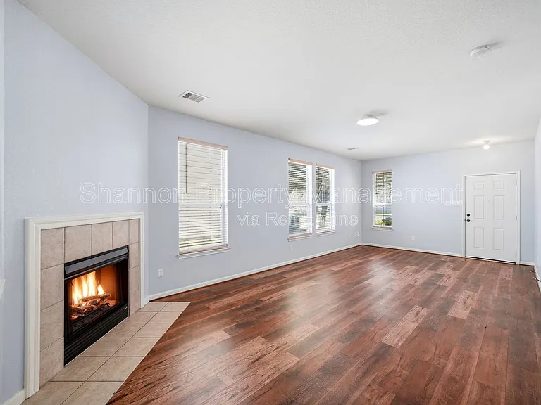8010 Singing Sonnet Ln — Photo 4