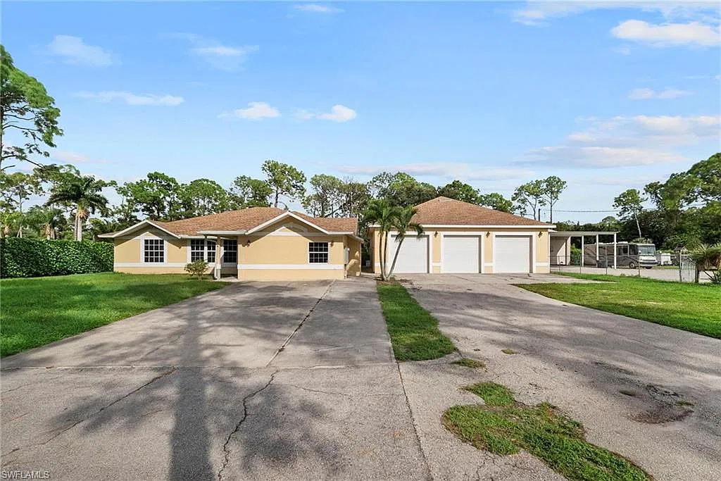 San Carlos Estates — Photo 1