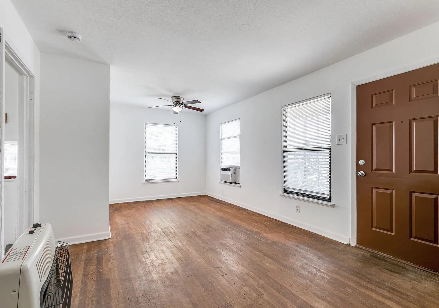 Charming 2-Bedroom Home Near King William — Photo 4