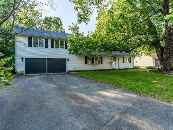 1020 Sussex Dr, New Haven, IN 46774