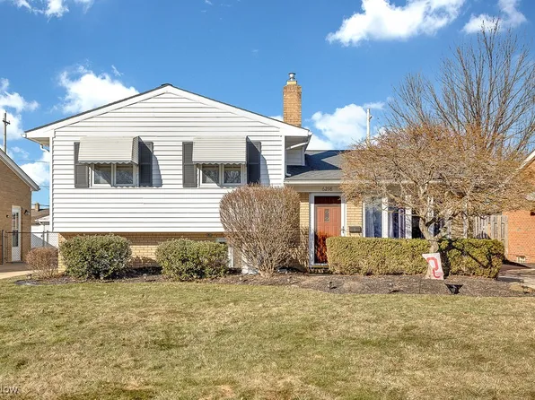 6298 Elmdale Rd, Brookpark, OH 44142
