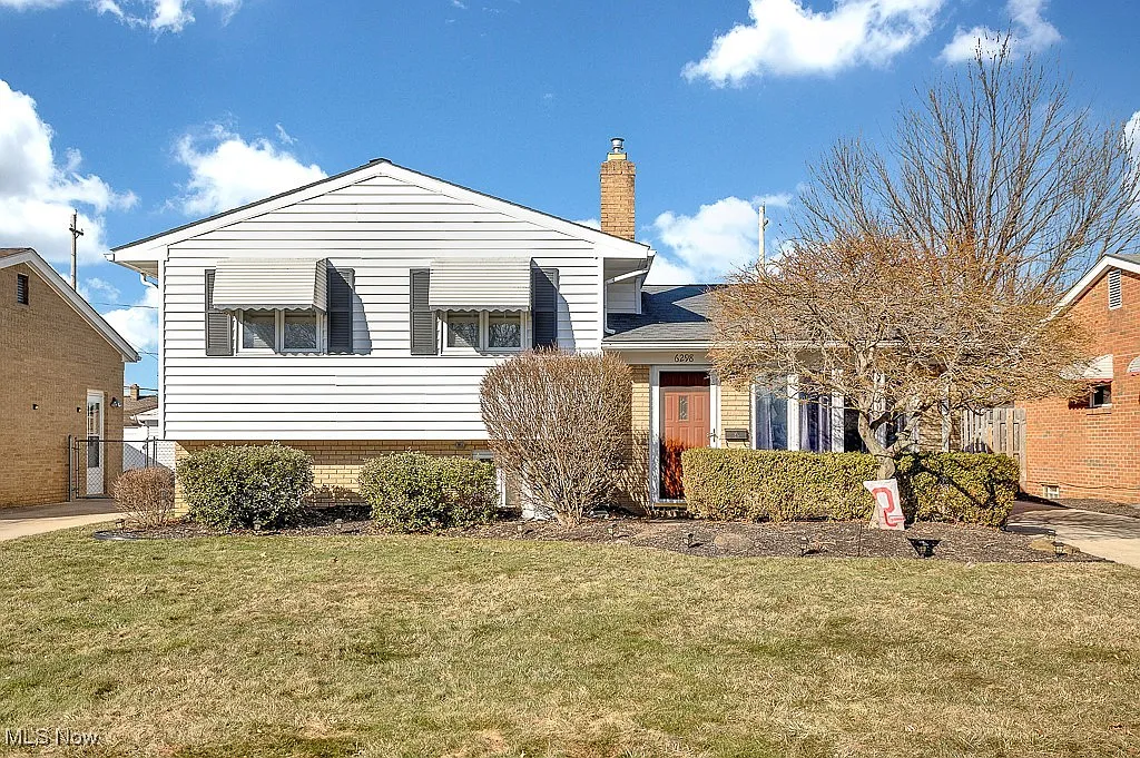 6298 Elmdale Rd photo 1