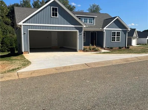 114 Port Dr, Lexington, NC 27292