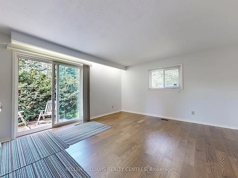 252 Elgin Mills Rd W #B — Photo 3