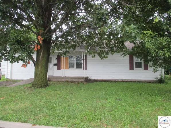 516 Seargent Ave, Marshall, MO 65340