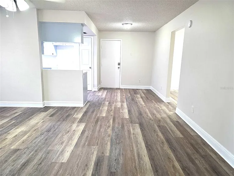 10410 N Ojus Dr — Photo 5