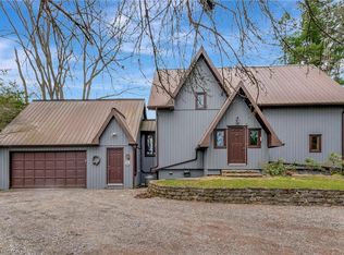 1548 Mineral Springs Rd, Hamilton, ON L9H5E3