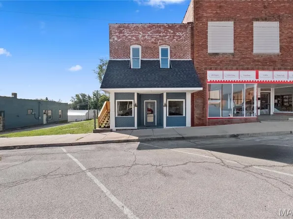 318 Broadway St, Elsberry, MO 63343