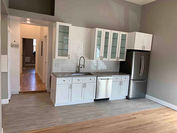 4th image of 1033 W 14th Ave