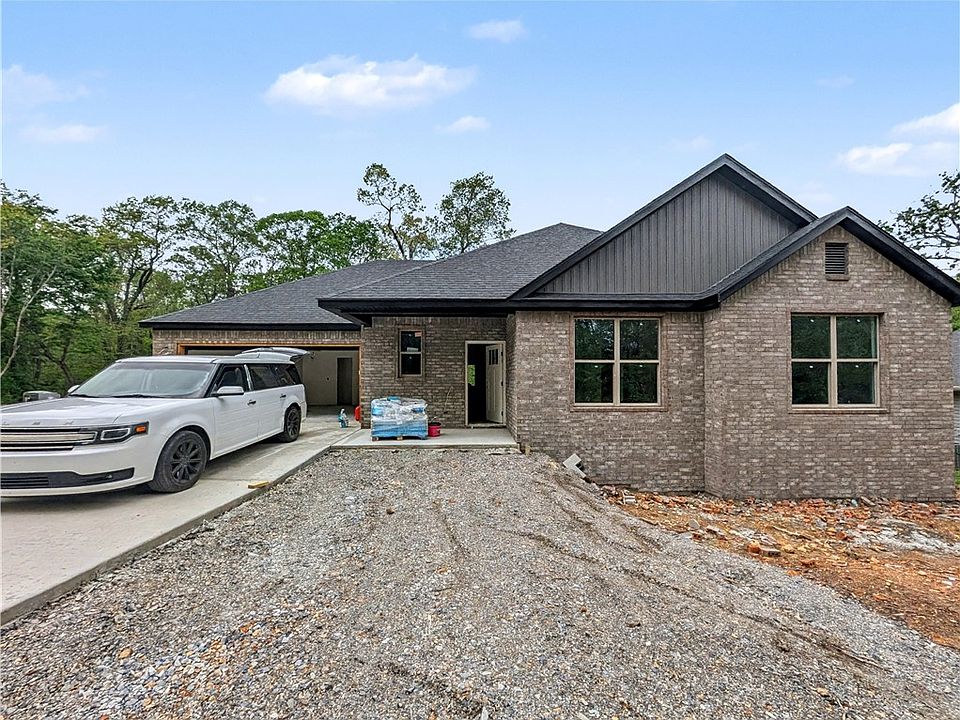 1st image of 17 Ironside Ln