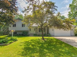 4705 N Duck Lake Rd, Highland, MI 48356